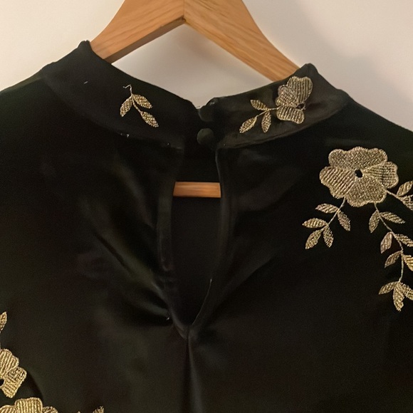 Black velvet long sleeve shift dress - Picture 5 of 6